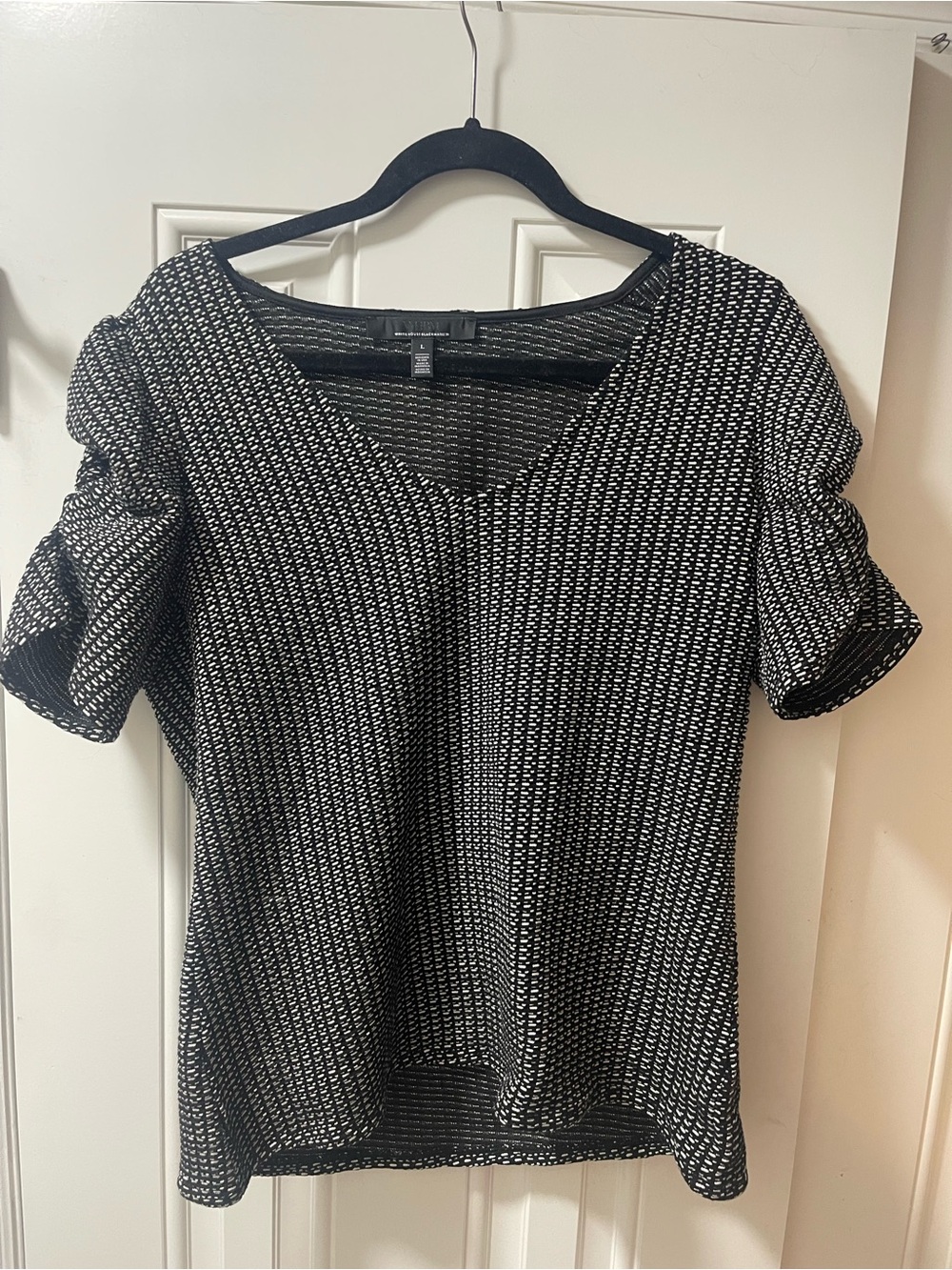 White House Black Market Black and White Puff-Sleeve V-Neck Top